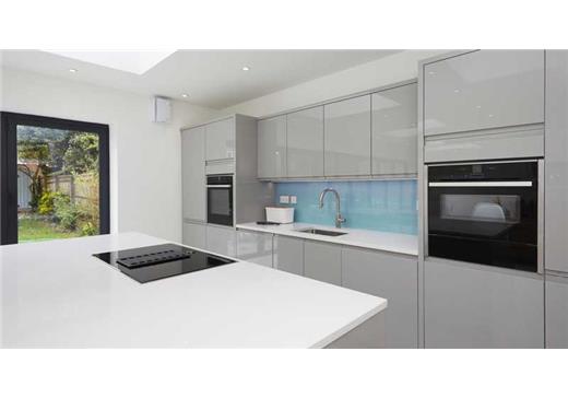 تفاوت کابینت پلی گلاس و های گلاس